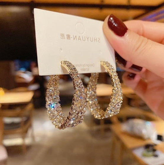 Classic diamond stud earrings