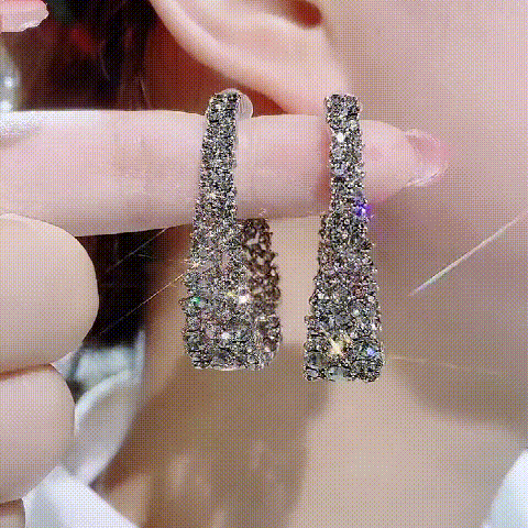 Classic diamond stud earrings